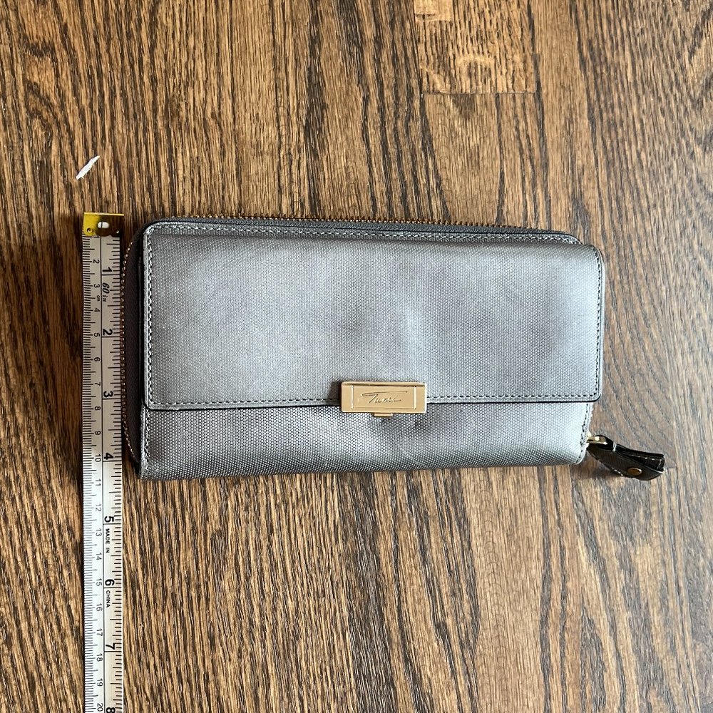 TUMI large silver wallet
